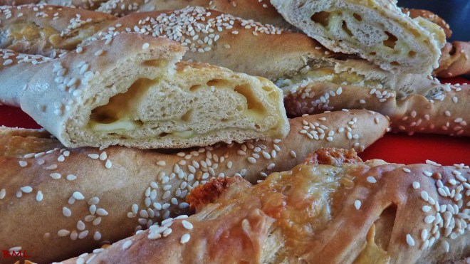 Knoblauch-Käse-Stangen (12)