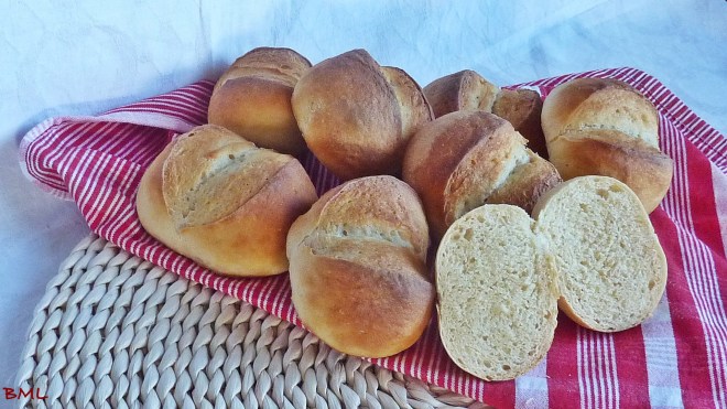 Buttermilchbrötchen (15)