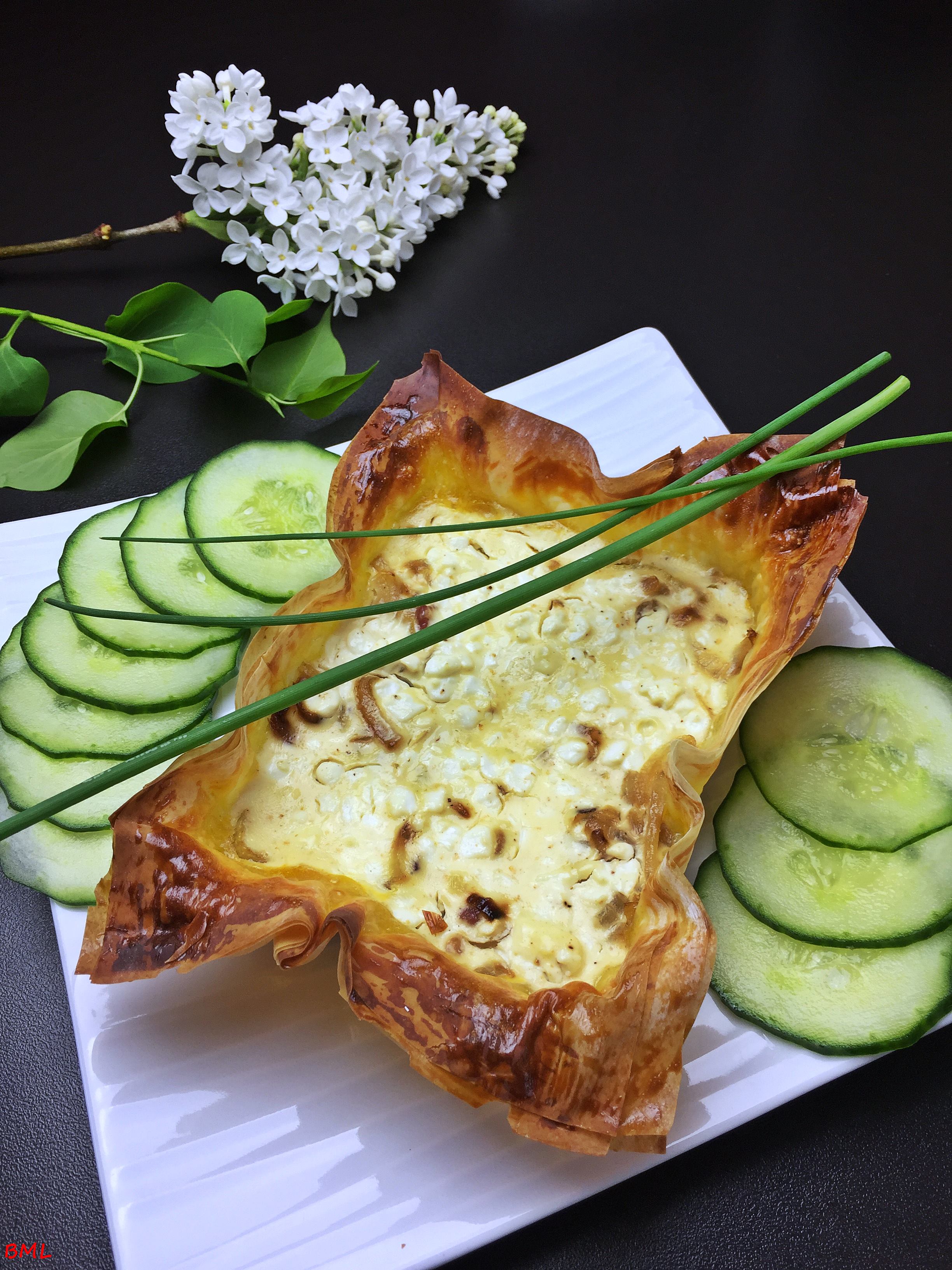 Zwiebel-Speck-Tarte im Filoteig…lecker und schnell | Backen mit ... Zwiebel-Speck-Tarte im Filoteig…lecker und schnell | Backen mit ...