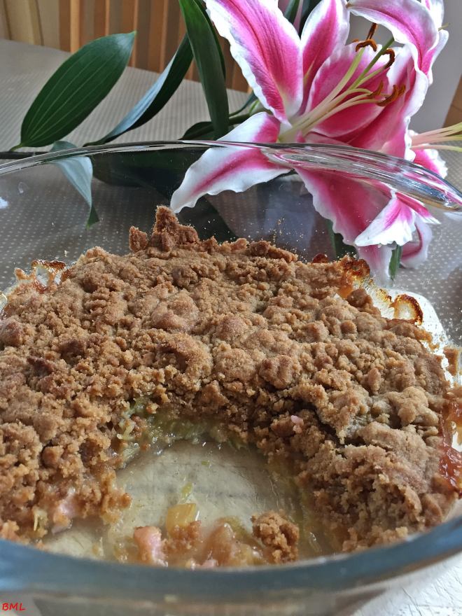 Rhabarbercrumble (1)