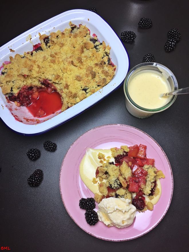 Apfel-Brombeer-Crumble (4)