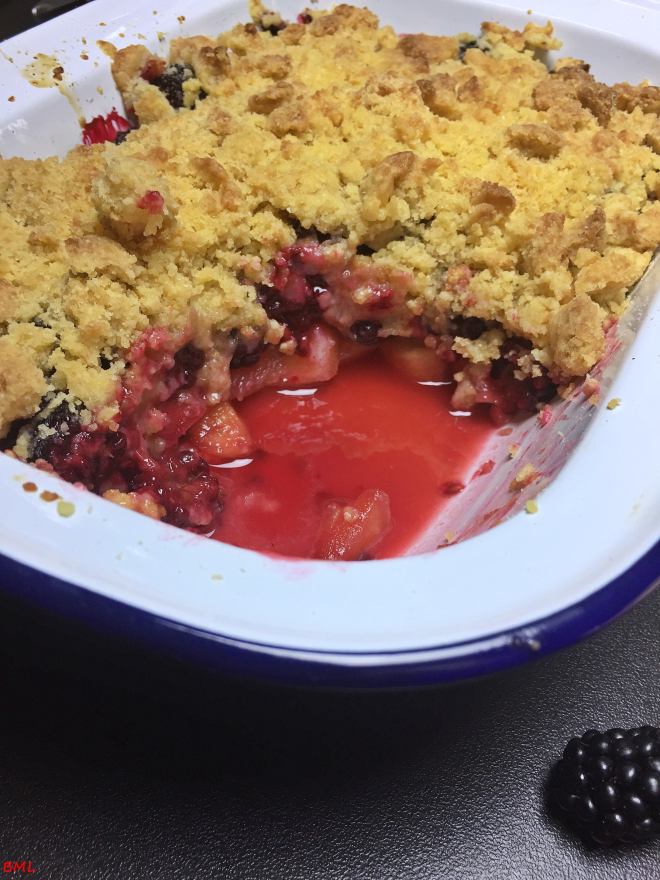 Apfel-Brombeer-Crumble (5)