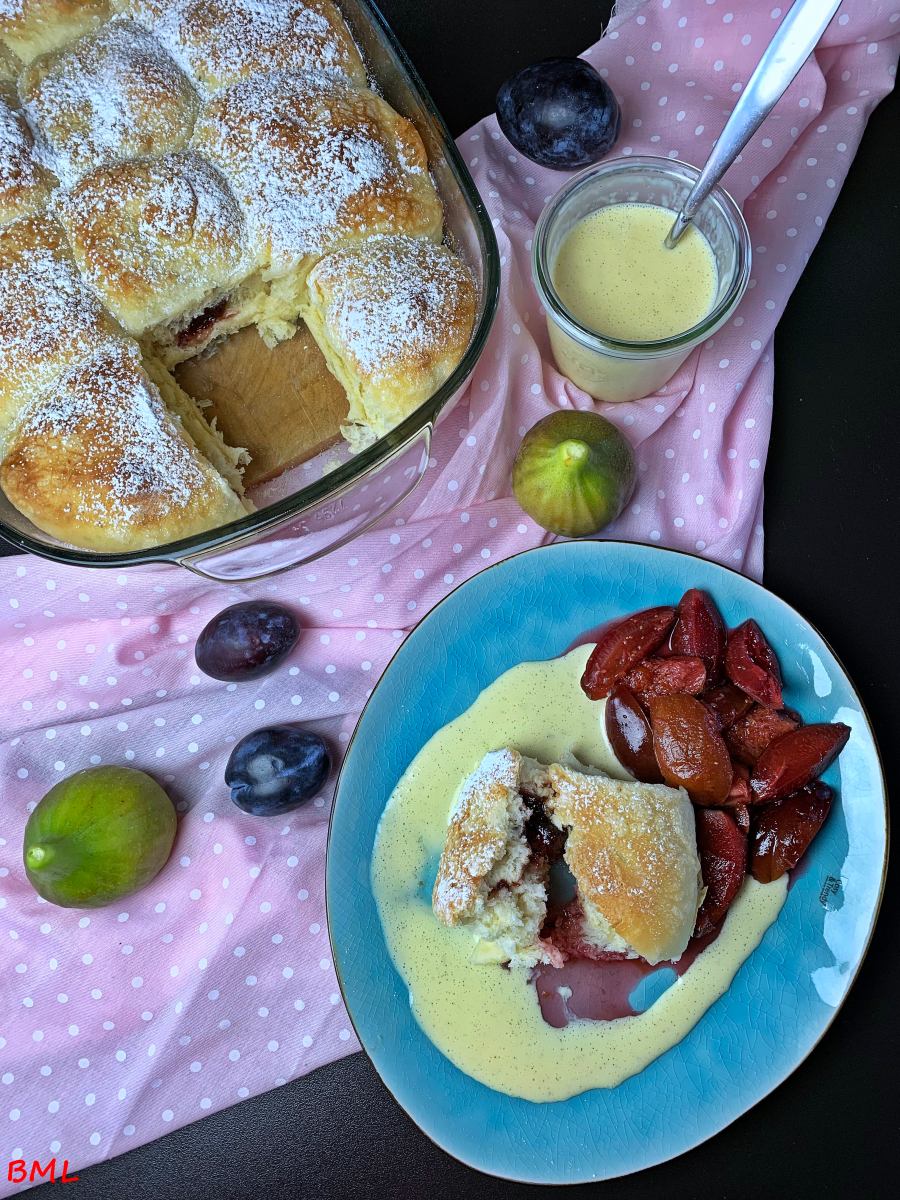 Buchteln mit Zwetschgen-Feigen-Kompott und Vanillesauce zum 39.# ...