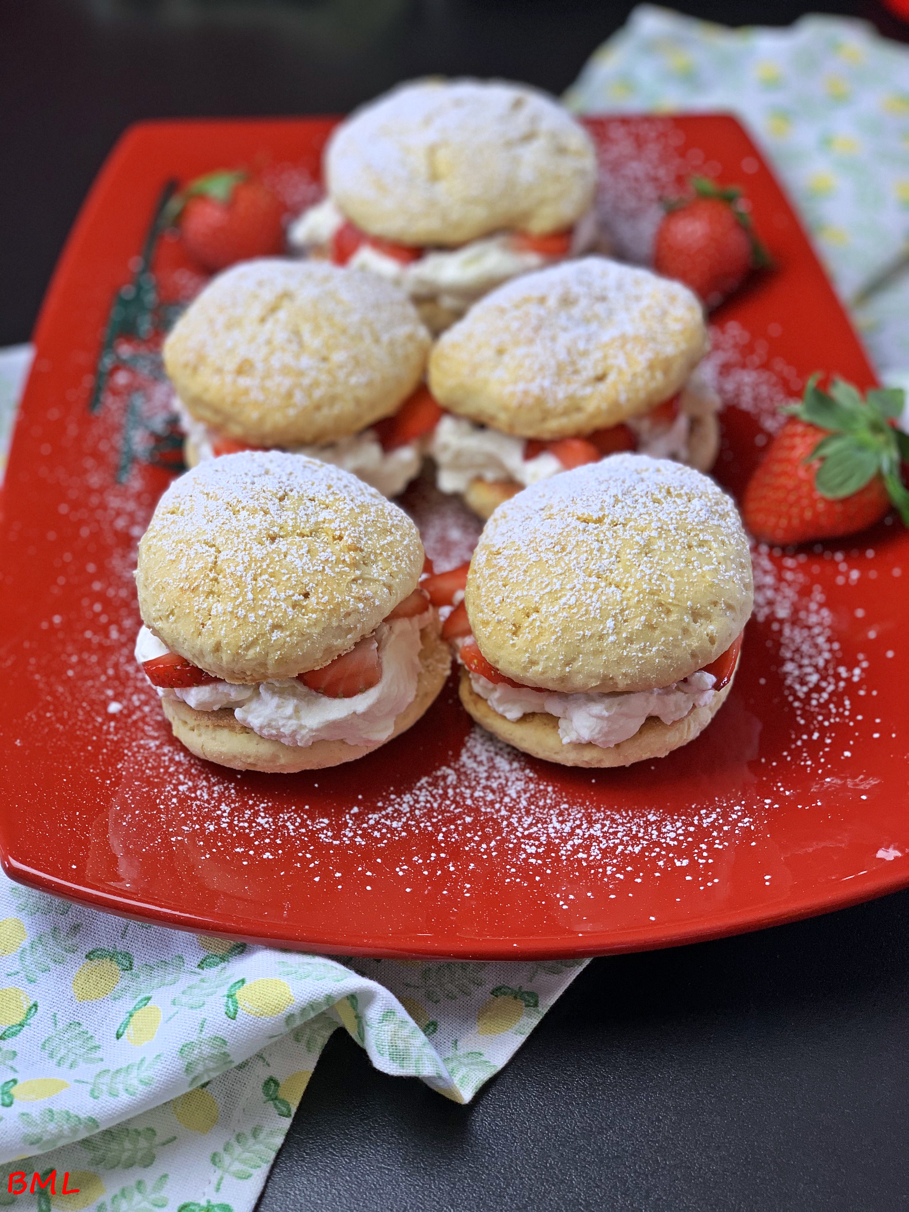 Shortcake mit Sahne und Erdbeeren…schnell zubereitet und noch schneller ...