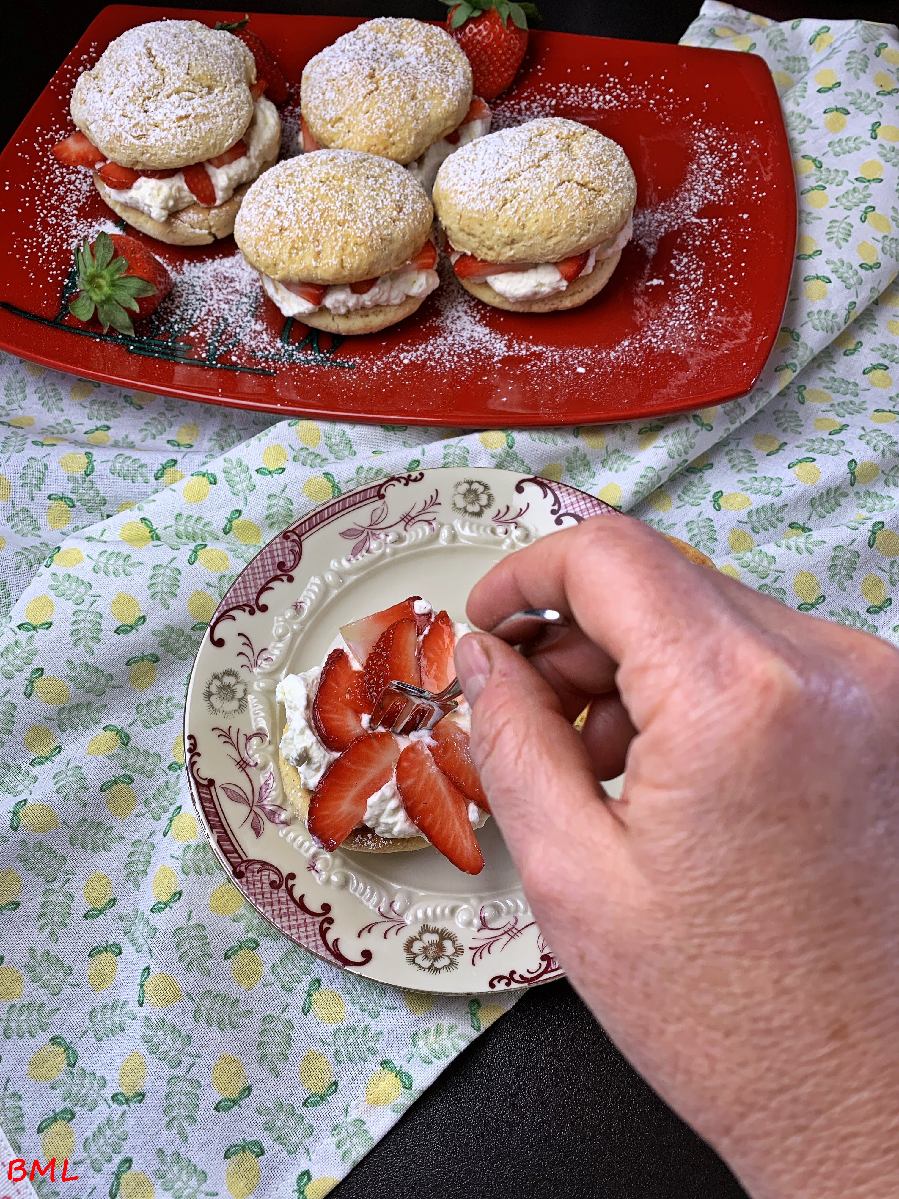 Shortcake mit Sahne und Erdbeeren…schnell zubereitet und noch schneller ...