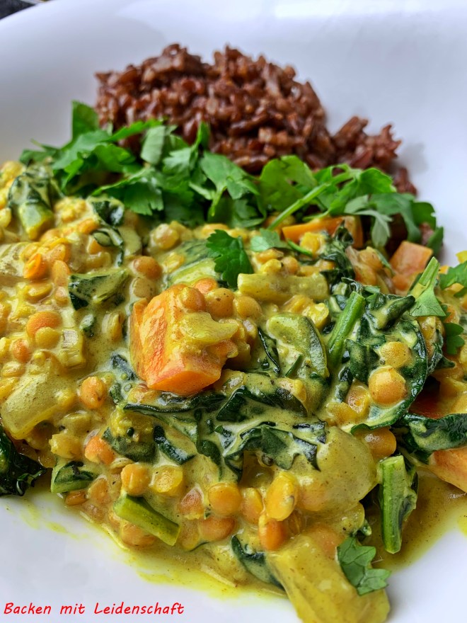 Schwarzkohl-Dhal (1)