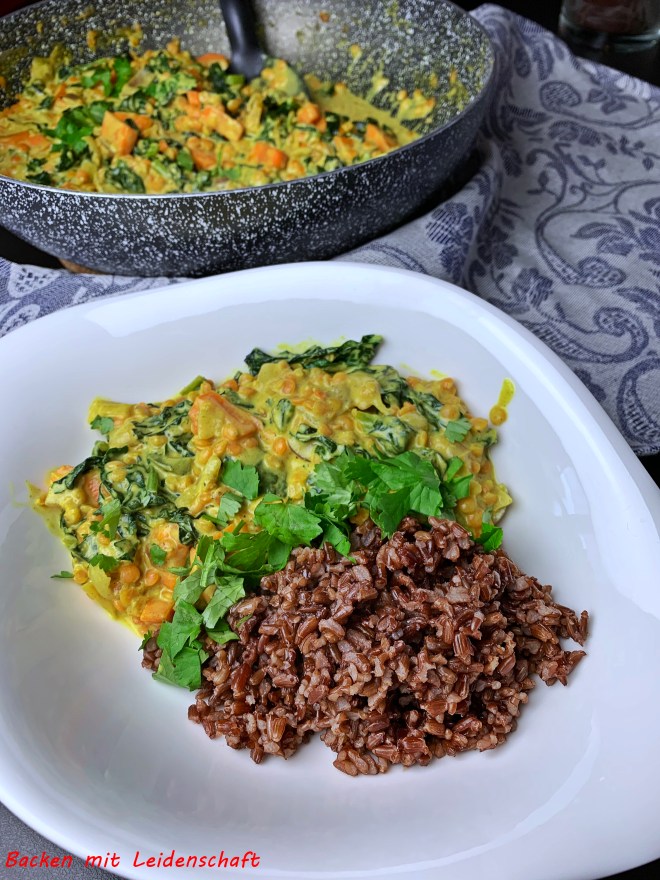 Schwarzkohl-Dhal (4)